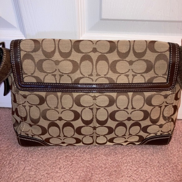 Brown Coach Pocketbook! - Picture 4 of 7